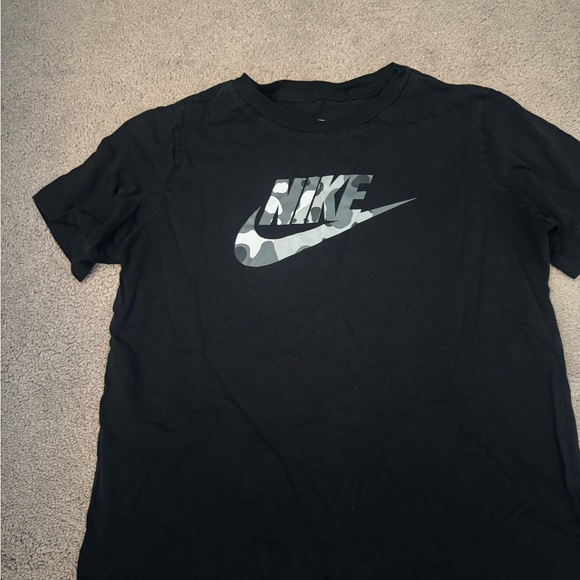 Nike Boys Short Sleeve Tee Bundle (6) - Picture 3 of 6